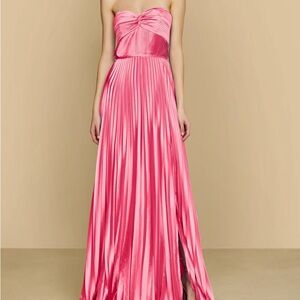 Amur Stef Pleated gown. Size 4. New with tags. Great for prom